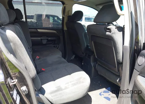 2011 Nissan Armada Sv z USA, uszkodzony, nr VIN 5N1BA0ND6BN614893